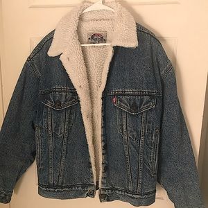 Vintage Levi’s Jean Jacket!!